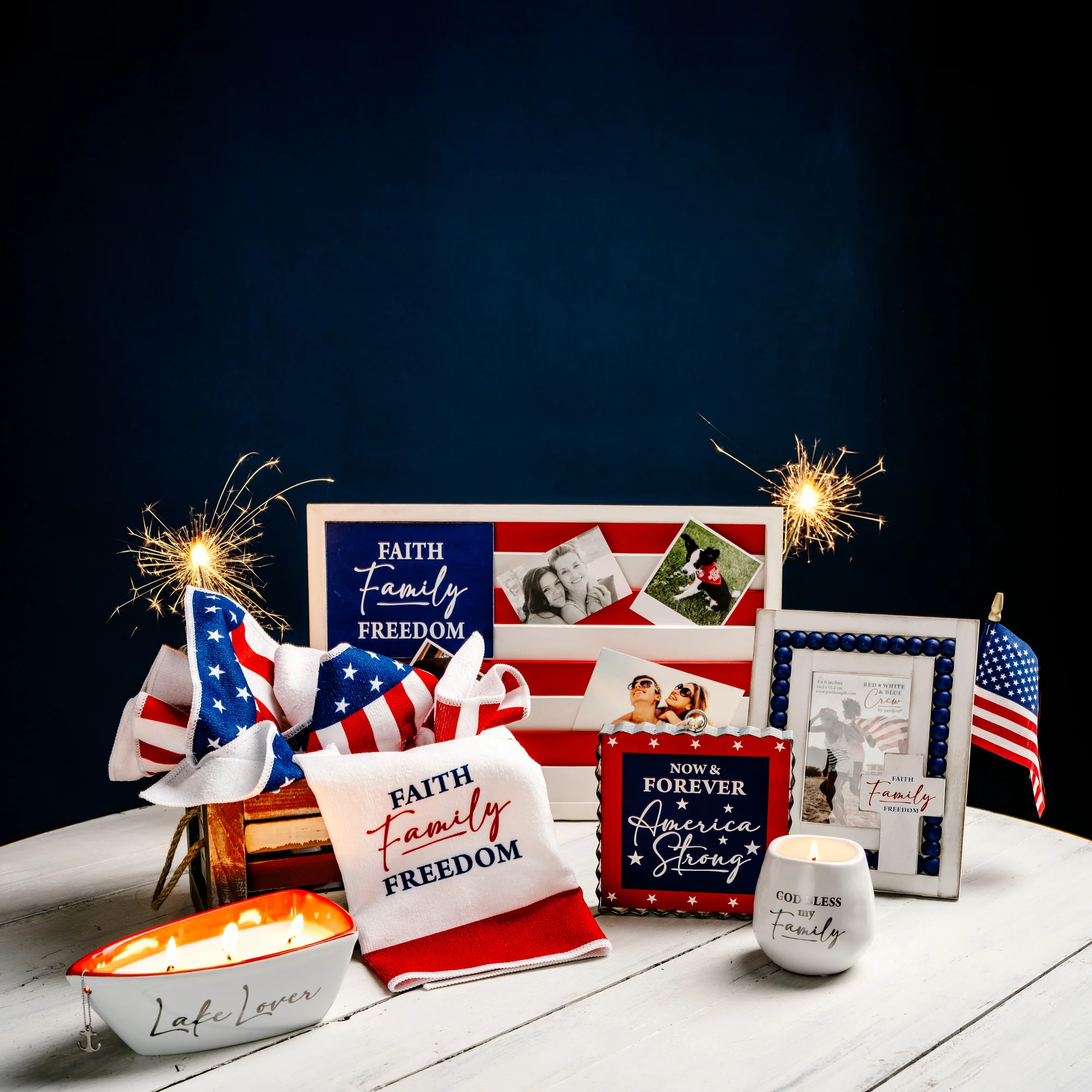 Family 8 oz - 100% Soy Wax Candle Scent: Fresh Linen - Image 3