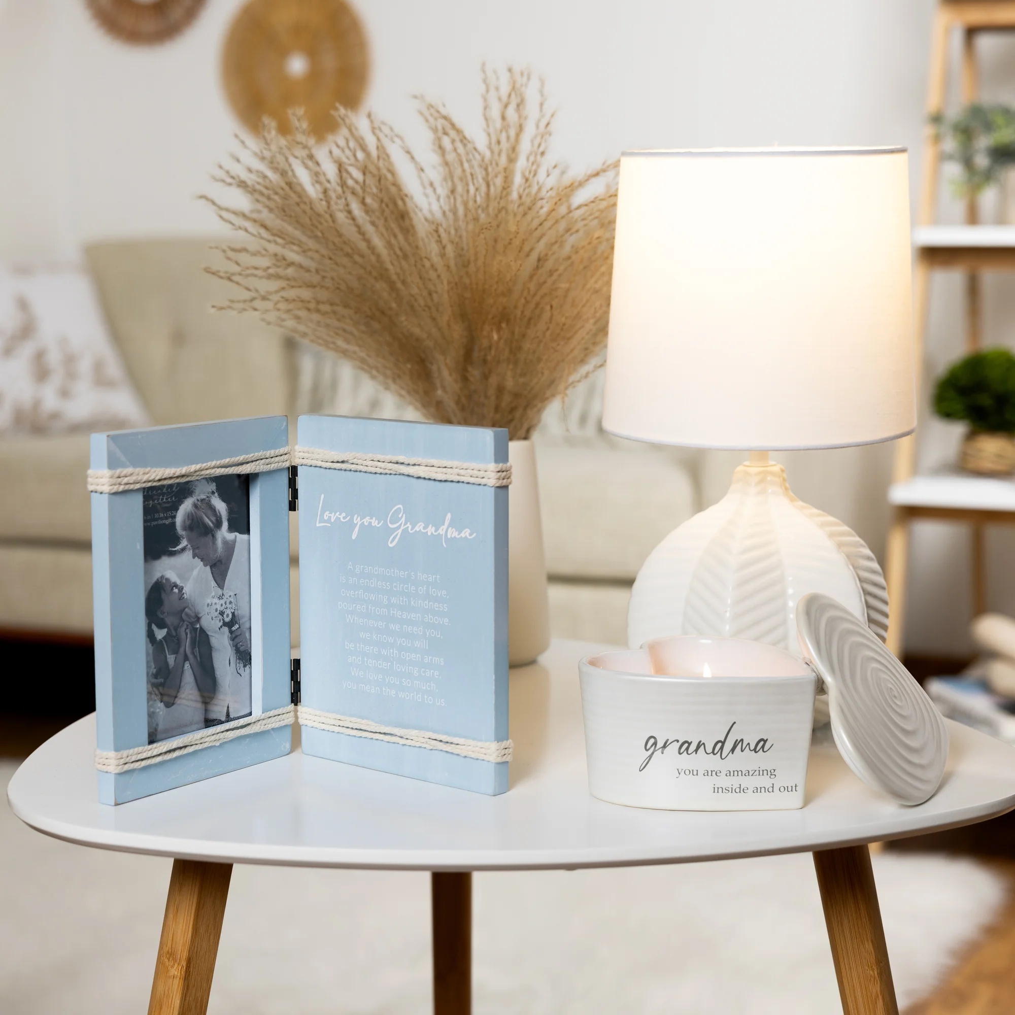 Love You Grandma 5.5" x 7.5" Hinged Sentiment Frame (Holds 4" x 6" Photo) - Image 3