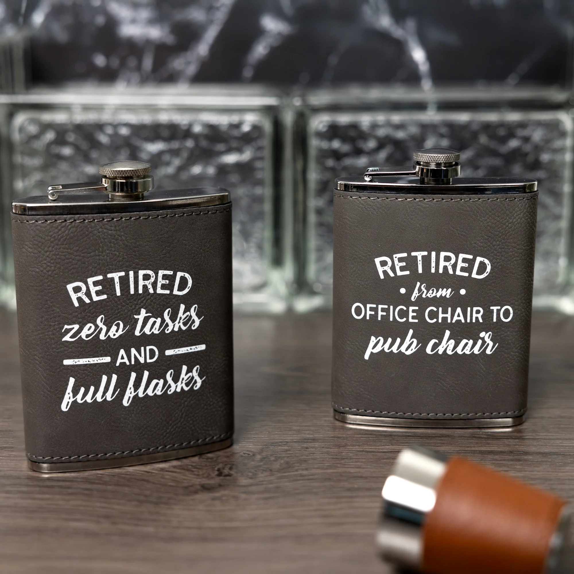 Pub Chair PU Leather & Stainless Steel 8 oz Flask - Image 5